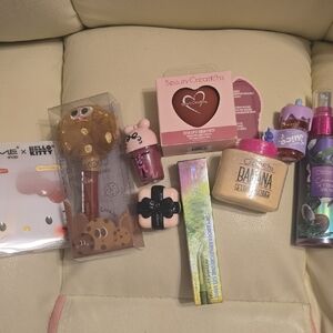 Beauty Creations And Moira Makeup Set with Cookie Lip Gloss